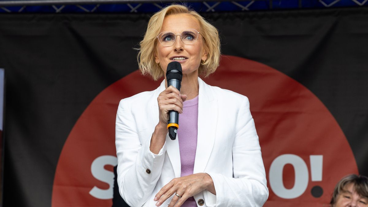 Chceme dvojciferný výsledek, překřikovala Konečná v Ostravě pískání odpůrců